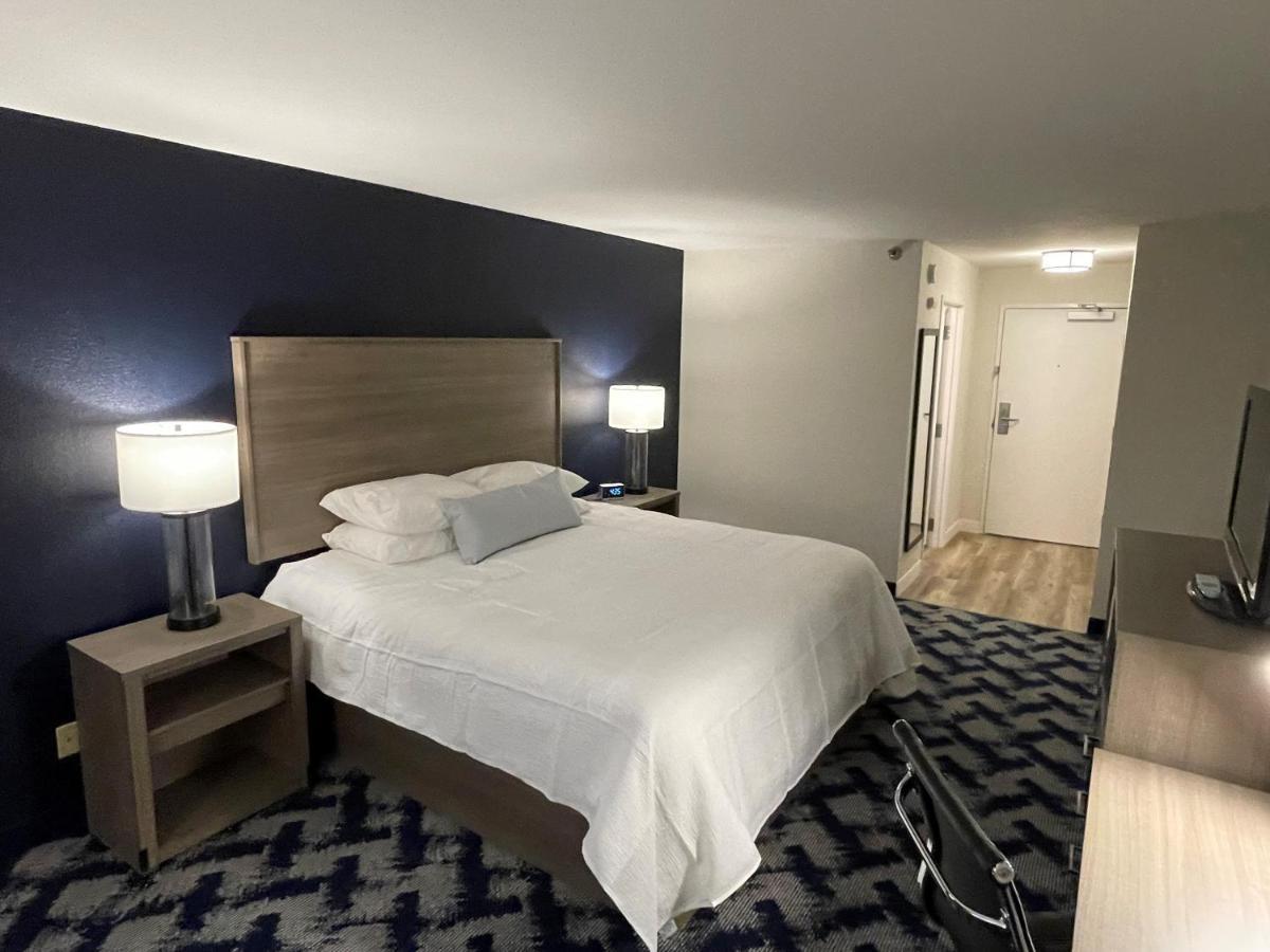 The Inn On Maritime Bay, Ascend Hotel Collection Manitowoc Bagian luar foto