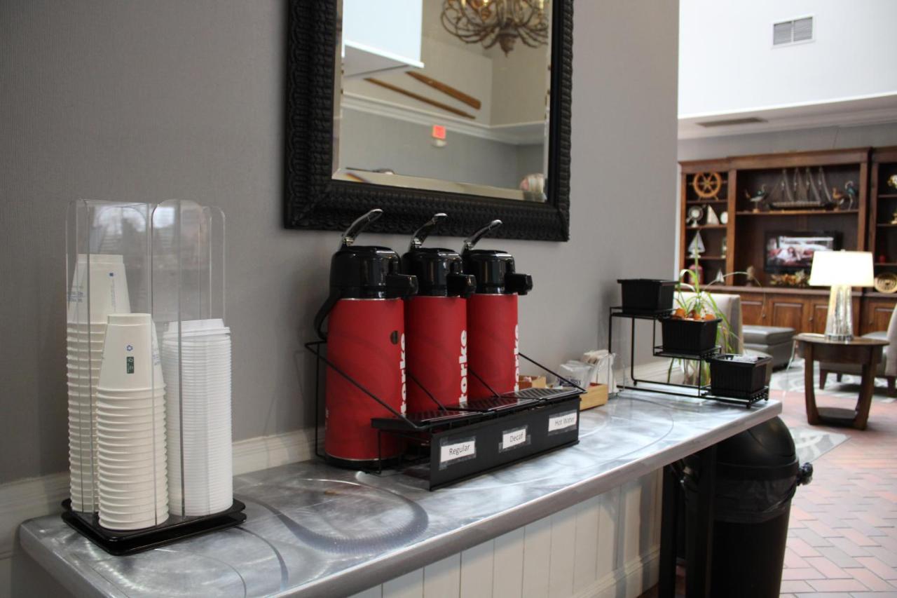 The Inn On Maritime Bay, Ascend Hotel Collection Manitowoc Bagian luar foto