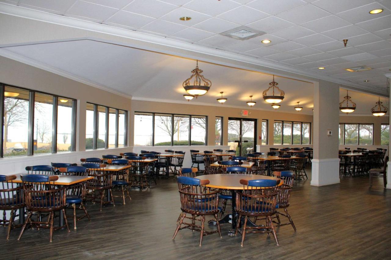 The Inn On Maritime Bay, Ascend Hotel Collection Manitowoc Bagian luar foto