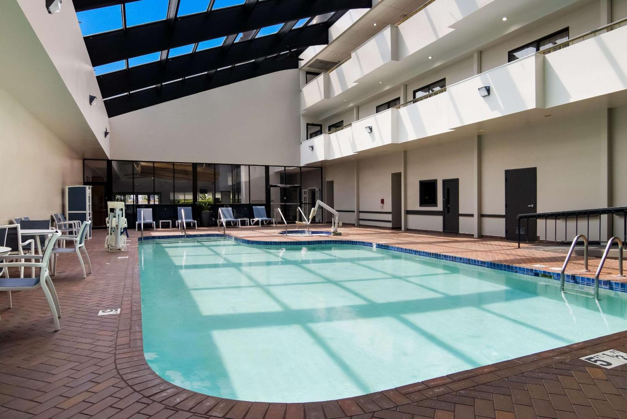 The Inn On Maritime Bay, Ascend Hotel Collection Manitowoc Bagian luar foto