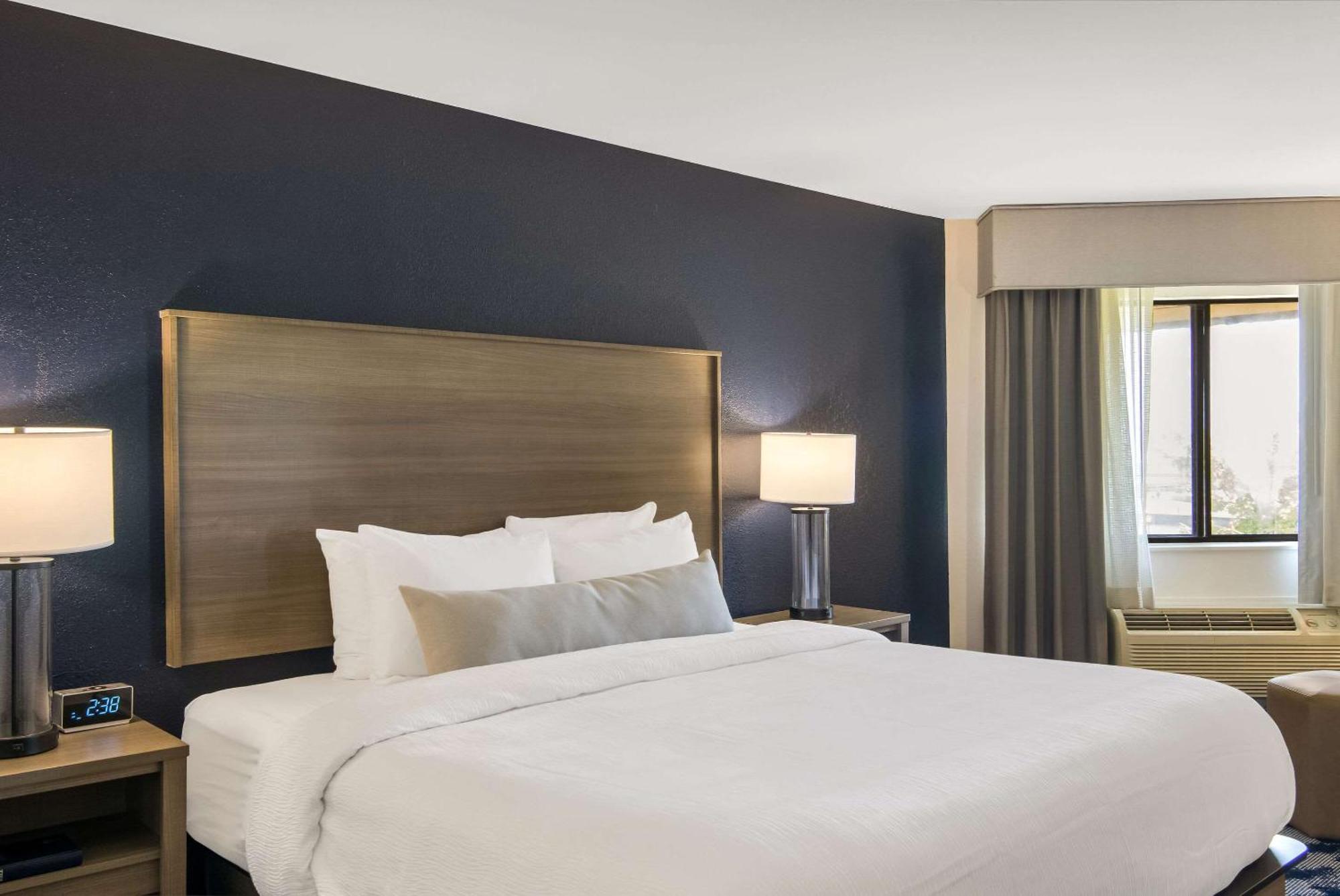 The Inn On Maritime Bay, Ascend Hotel Collection Manitowoc Bagian luar foto
