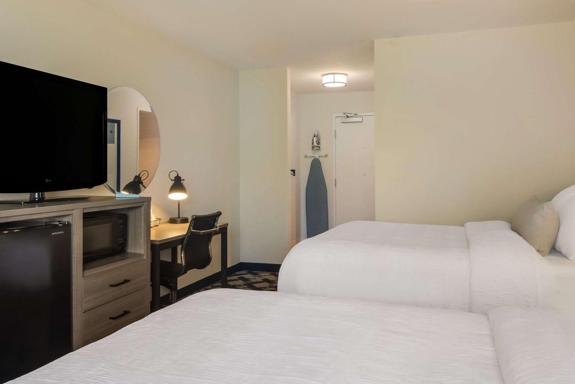 The Inn On Maritime Bay, Ascend Hotel Collection Manitowoc Bagian luar foto